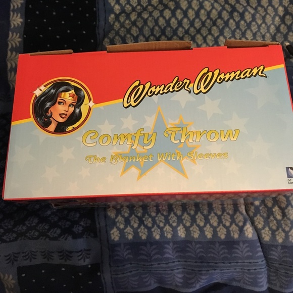 Wonder Woman throw❤️ - Picture 5 of 5