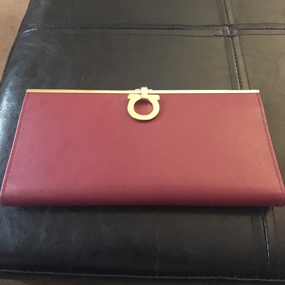 Salvatore Ferragamo Gancio Wallet