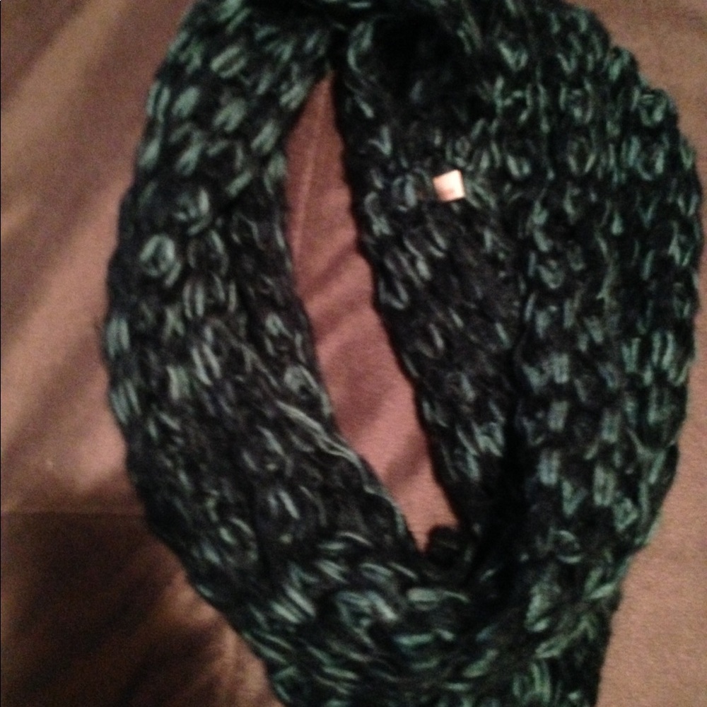 Infinity scarf