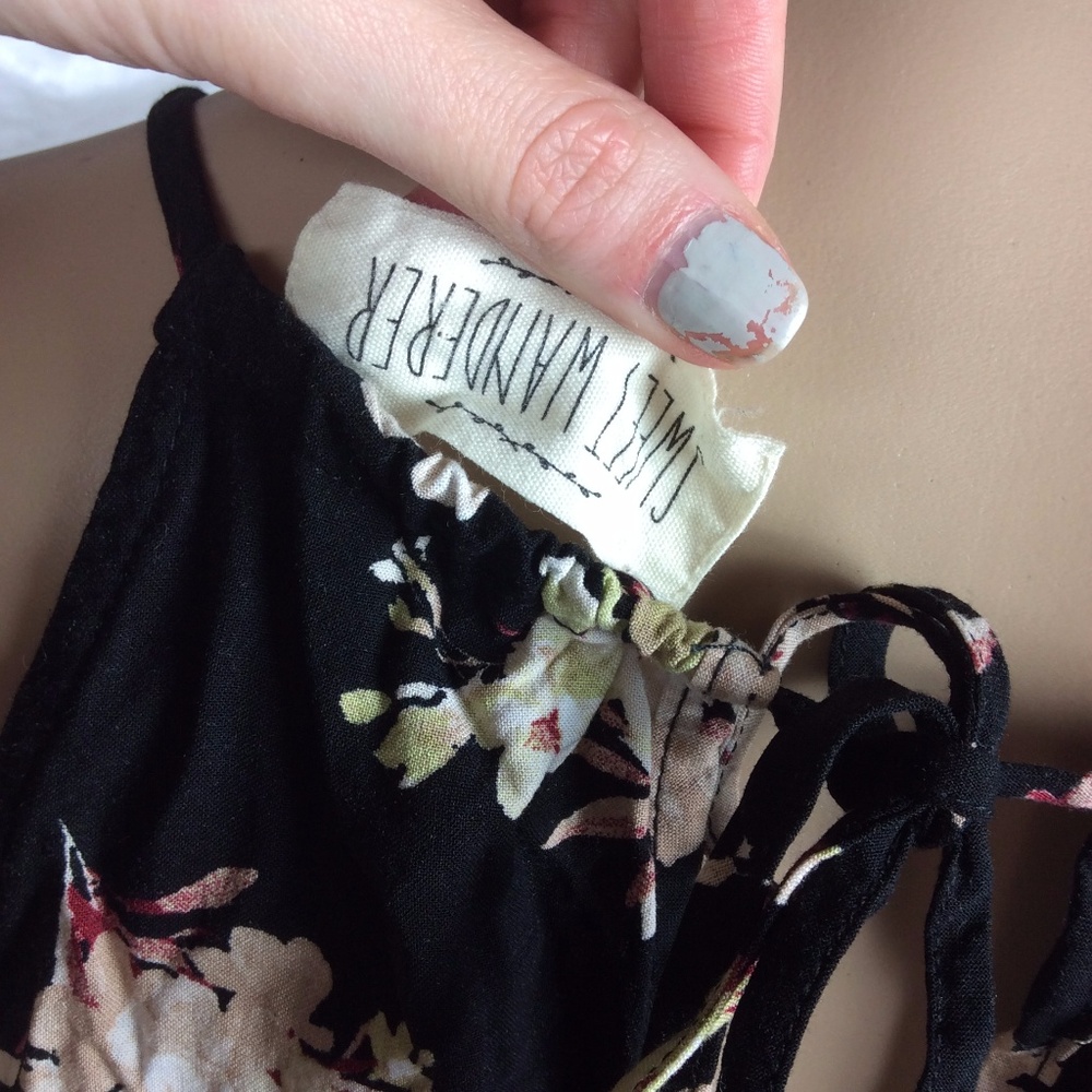 Floral keyhold back romper - Picture 4 of 6