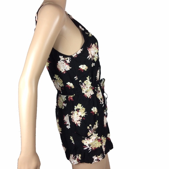 Floral keyhold back romper - Picture 6 of 6