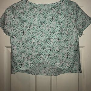 Cropped patterned top