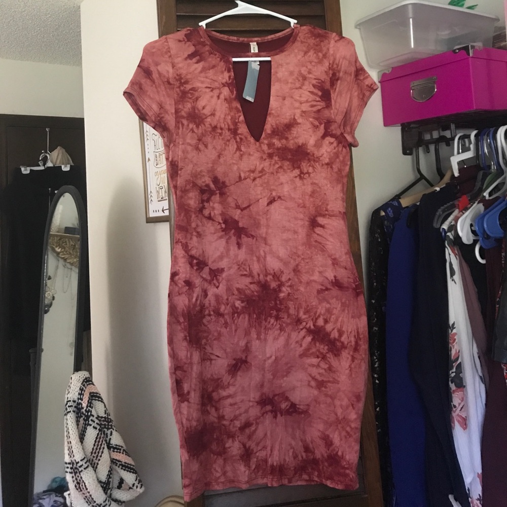 Sexy maroon, faded pink the-dye dress with cutout