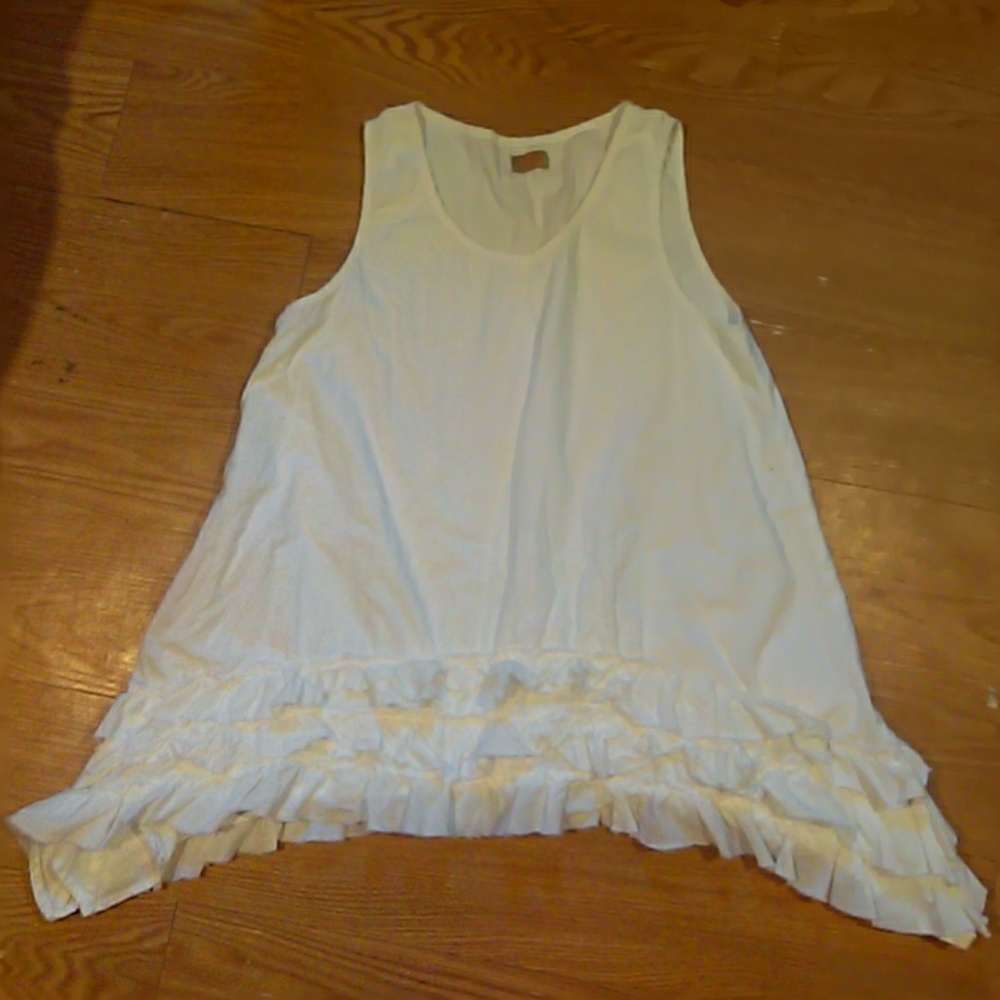 Sleeveless shirt