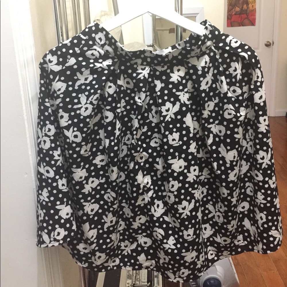 Black and white polyester flower skirt