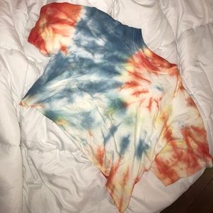 tie-dye shirt