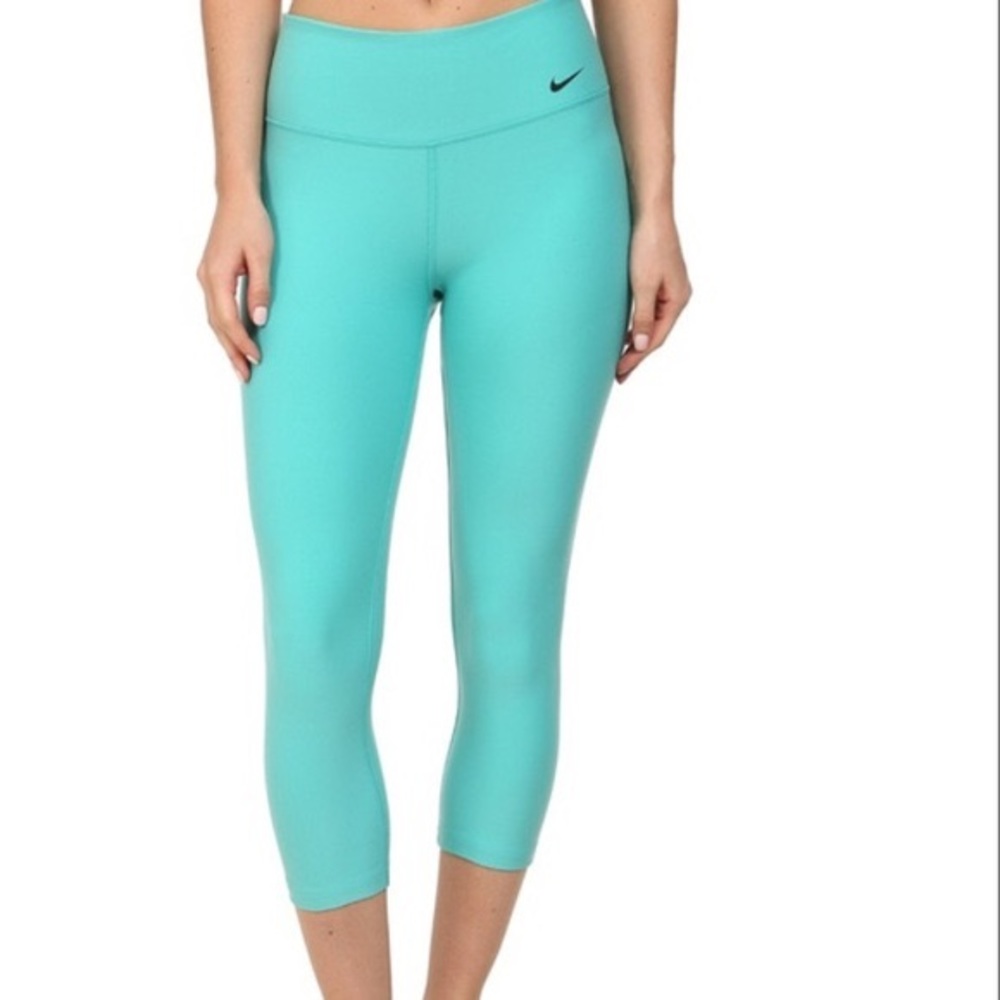 Nike Dri-Fit Cropped Leggings