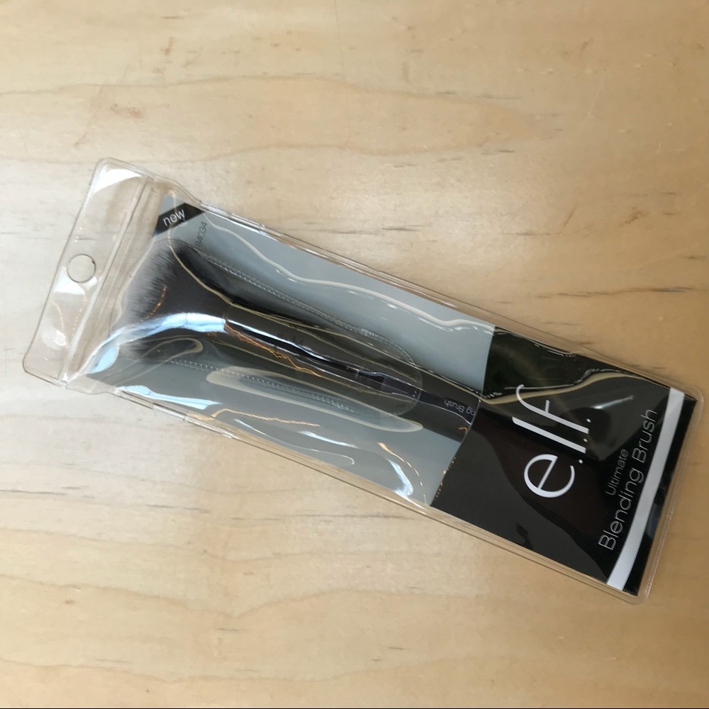 Elf NWT ultimate blending brush