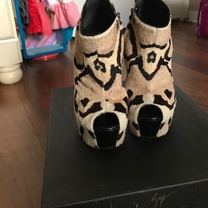 Women shoes