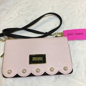 NWT Betsy Johnson bow wos blush crossbody clutch