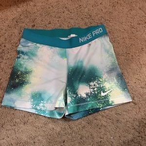 RARE NIKE PRO SHORTS SIZE LARGE