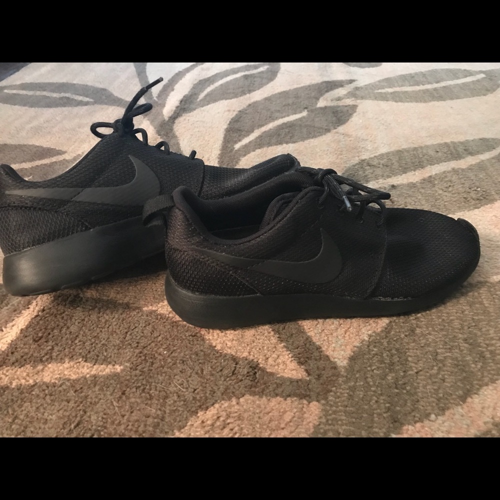 Black Nike shoes