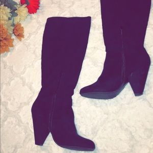 Black Boots with Buckle Accent