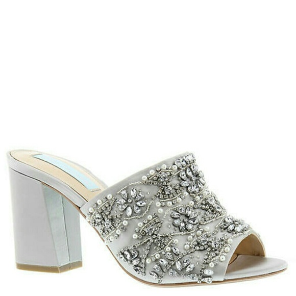 New Betsey Johnson Jaxon Heels - Picture 2 of 7