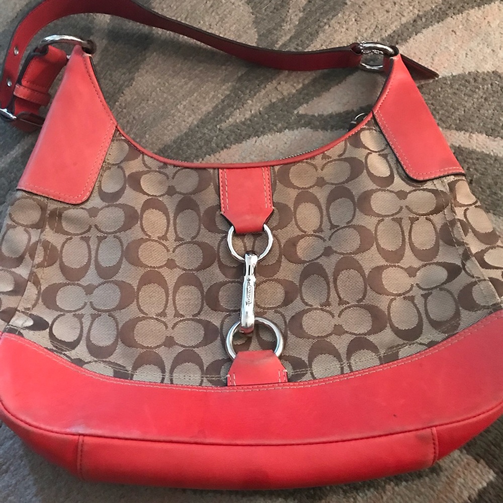 🔥🔥Sale!🔥🔥Melon colored Coach shoulder purse.