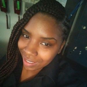 Meet your Posher, Adriana