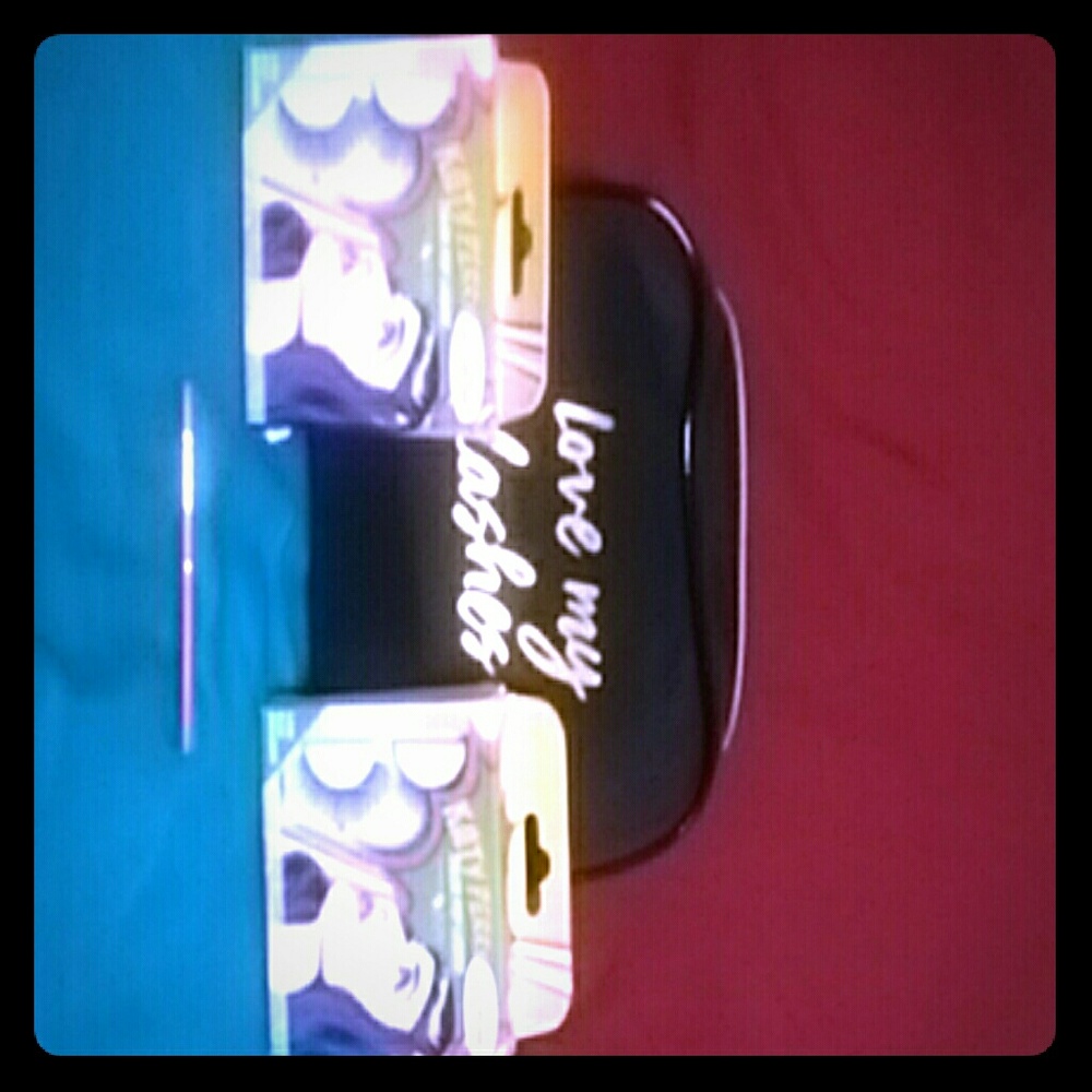 Cute Eyelash bundle plus mini tarte lipliner 😍