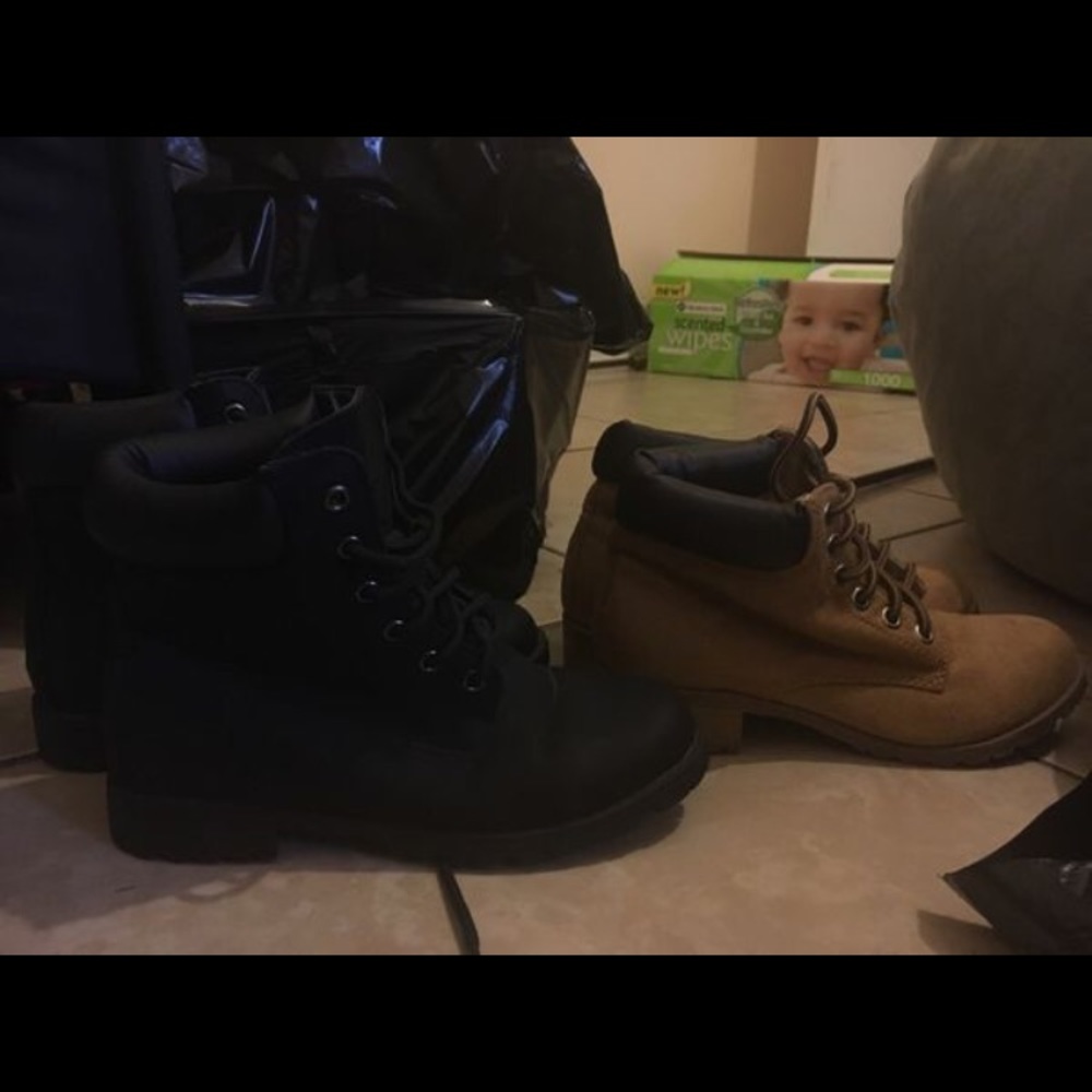 Boots - Picture 2 of 4