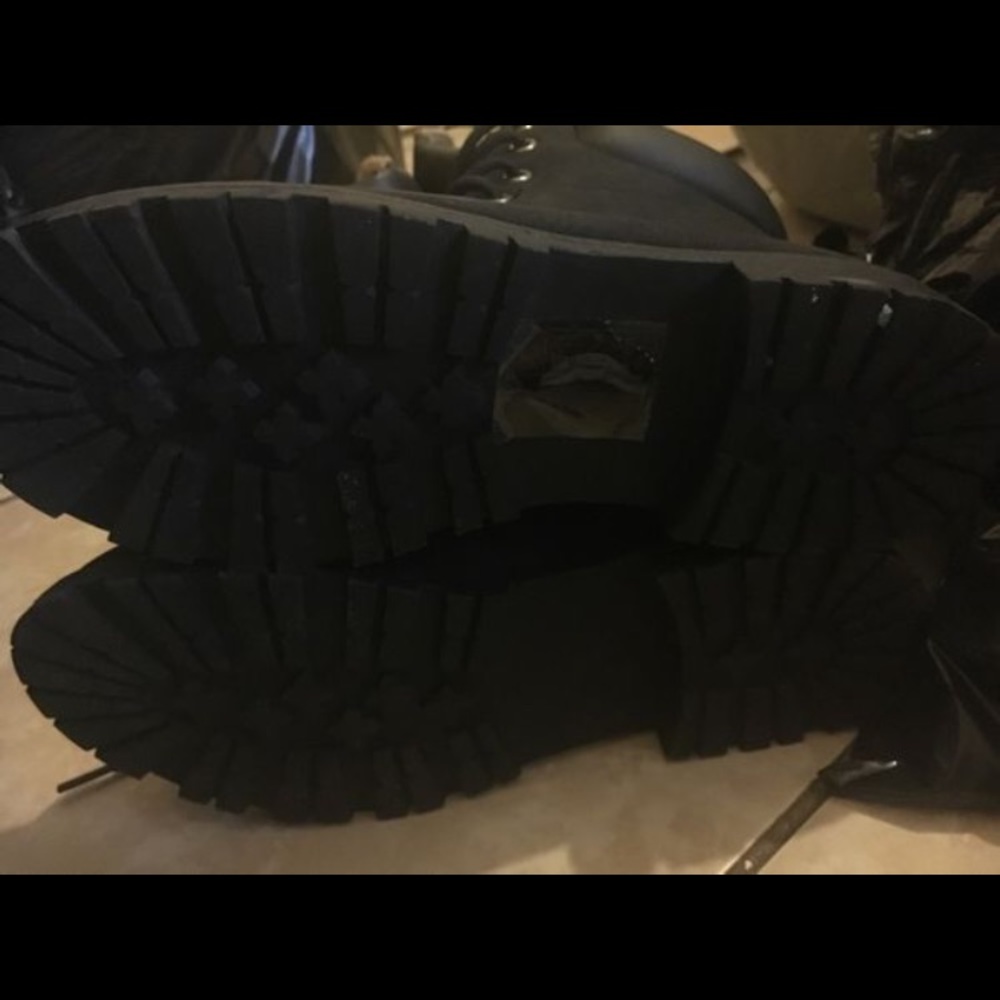 Boots - Picture 4 of 4