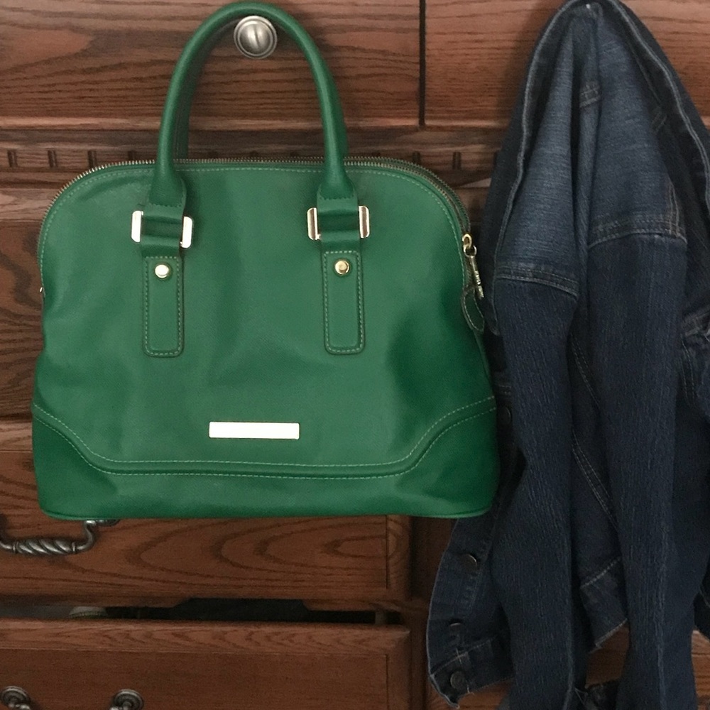 🔥🔥Sale!🔥🔥Ivanka Trump bold green purse