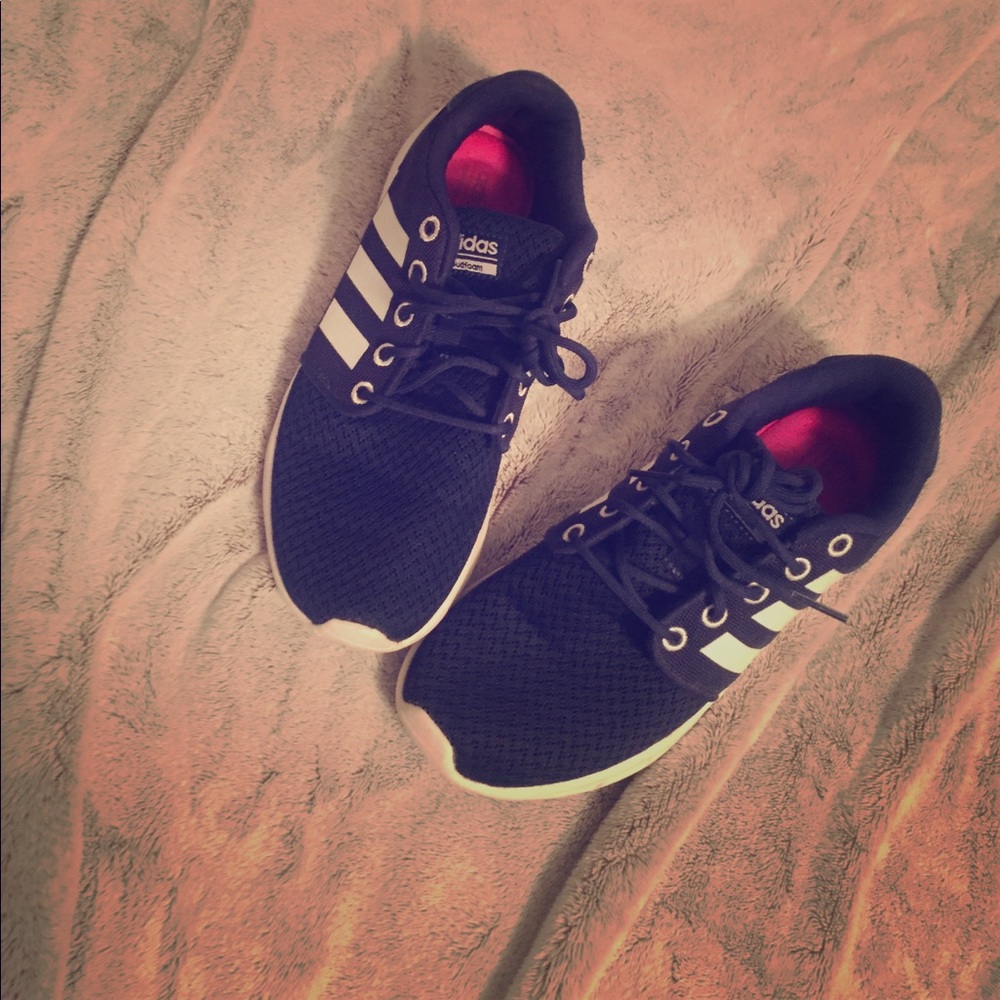 Adidas Neo Navy shoes!👟