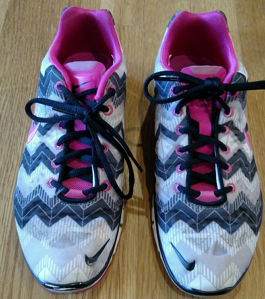 Nike TR Fit black and white sneakers