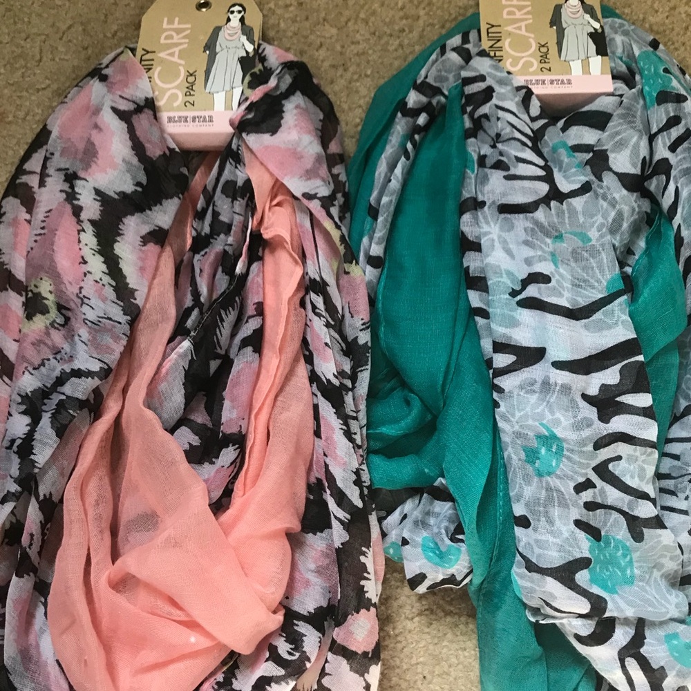 LOT 2sets OF 2pack infinity scarfs