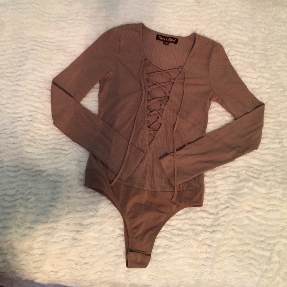 TAN/TAUPE LACE UP LOW V CUT LONG SLEEVE BODYSUIT
