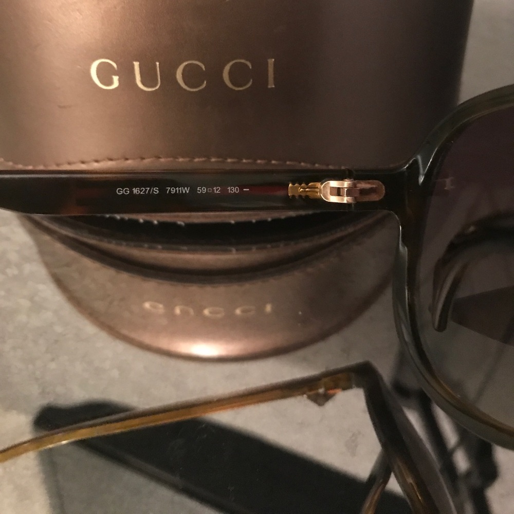 Authentic classic Gucci aviators - Picture 2 of 8