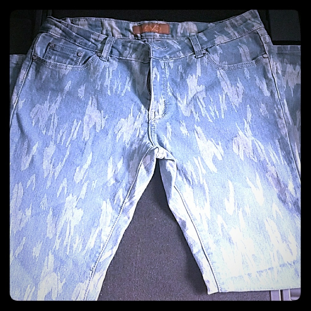 NWOT Cropped jeans