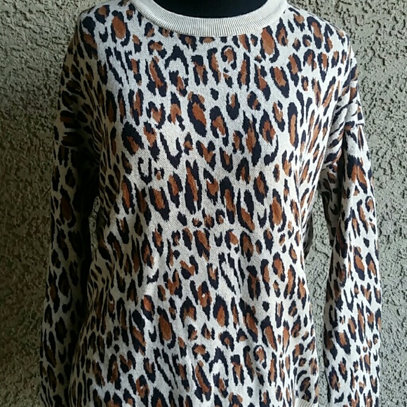 H&M Sweaters - Women's H&M Leopard Sweater Top Sz M