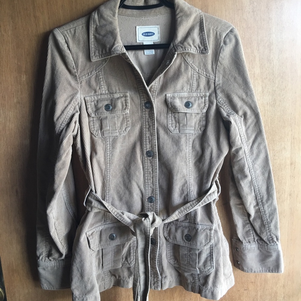 Size small Old Navy corduroy jacket. Color tan