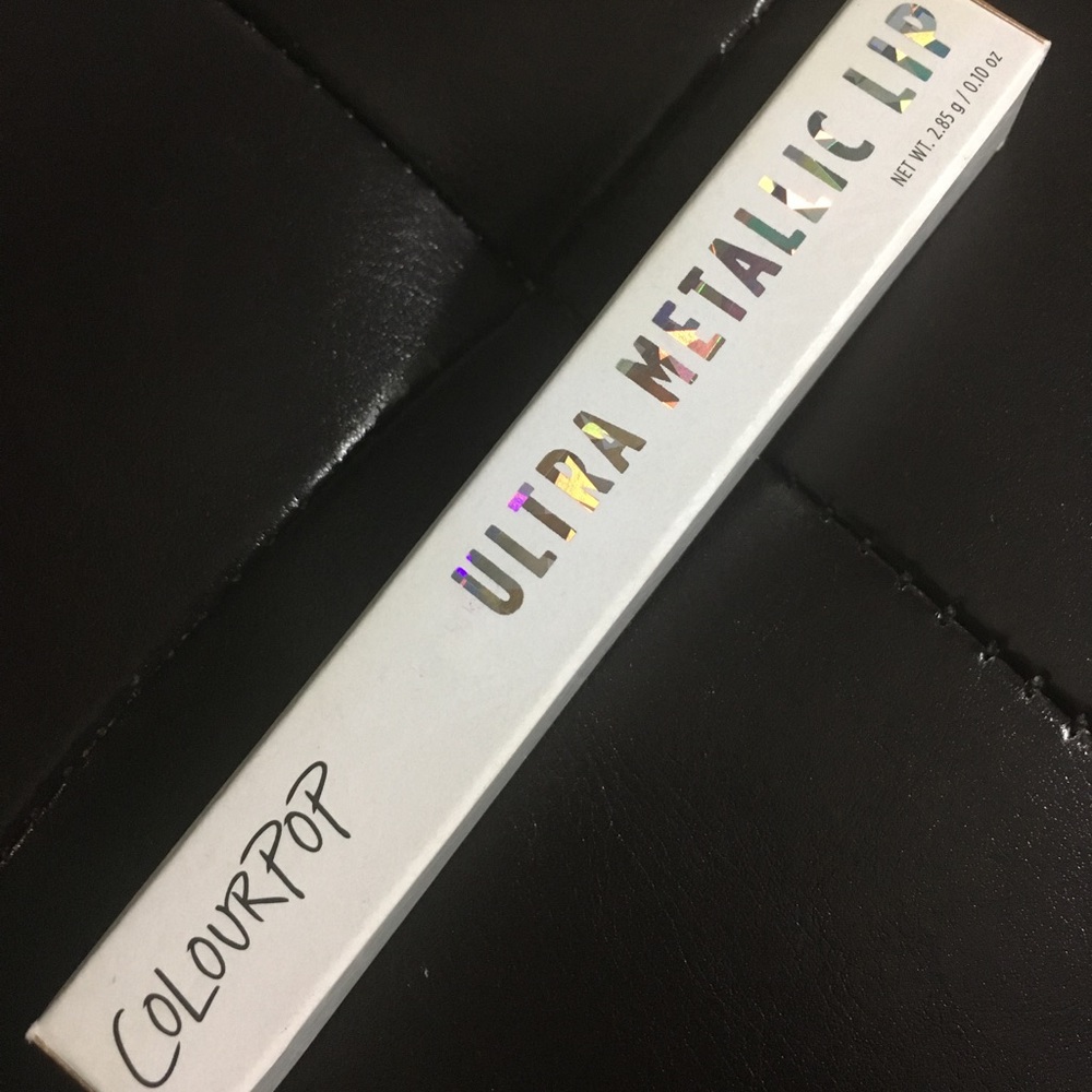 COLOURPOP metallic lip maneater