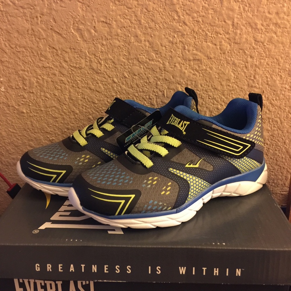 Boys Size 13M Everlast Sneakers