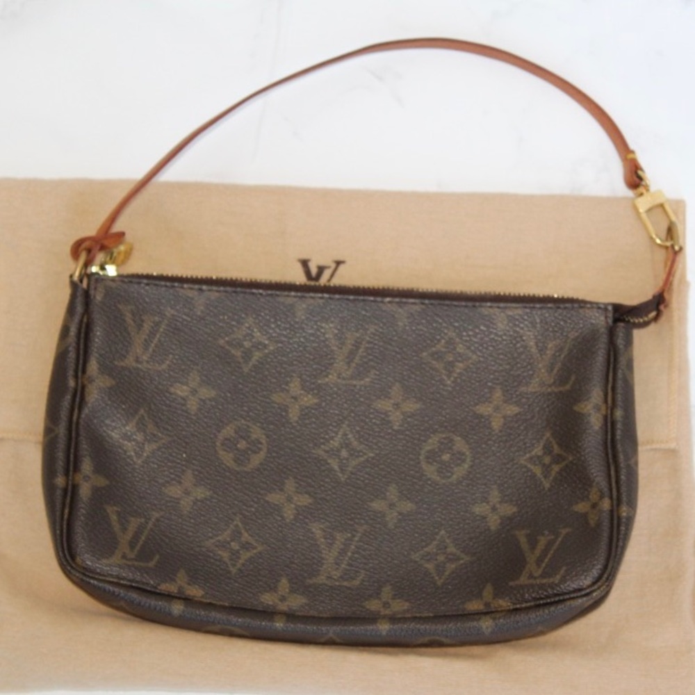 Louis Vuitton Monogram Pochette