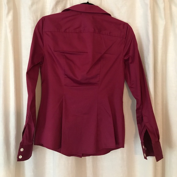 Banana Republic Tops - Banana Republic non-iron fitted shirt Size 0 Banana Republic Tops - Banana Republic non-iron fitted shirt Size 0