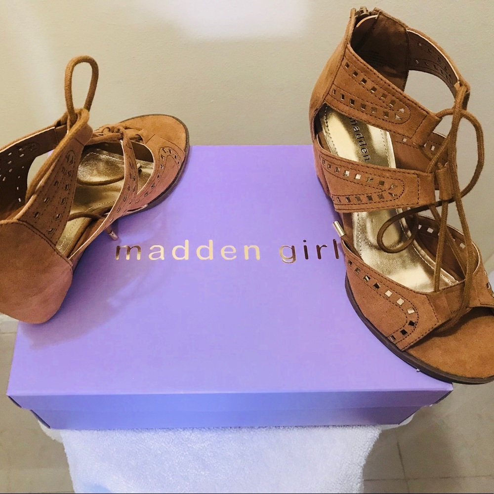 Madden Girl Wedges