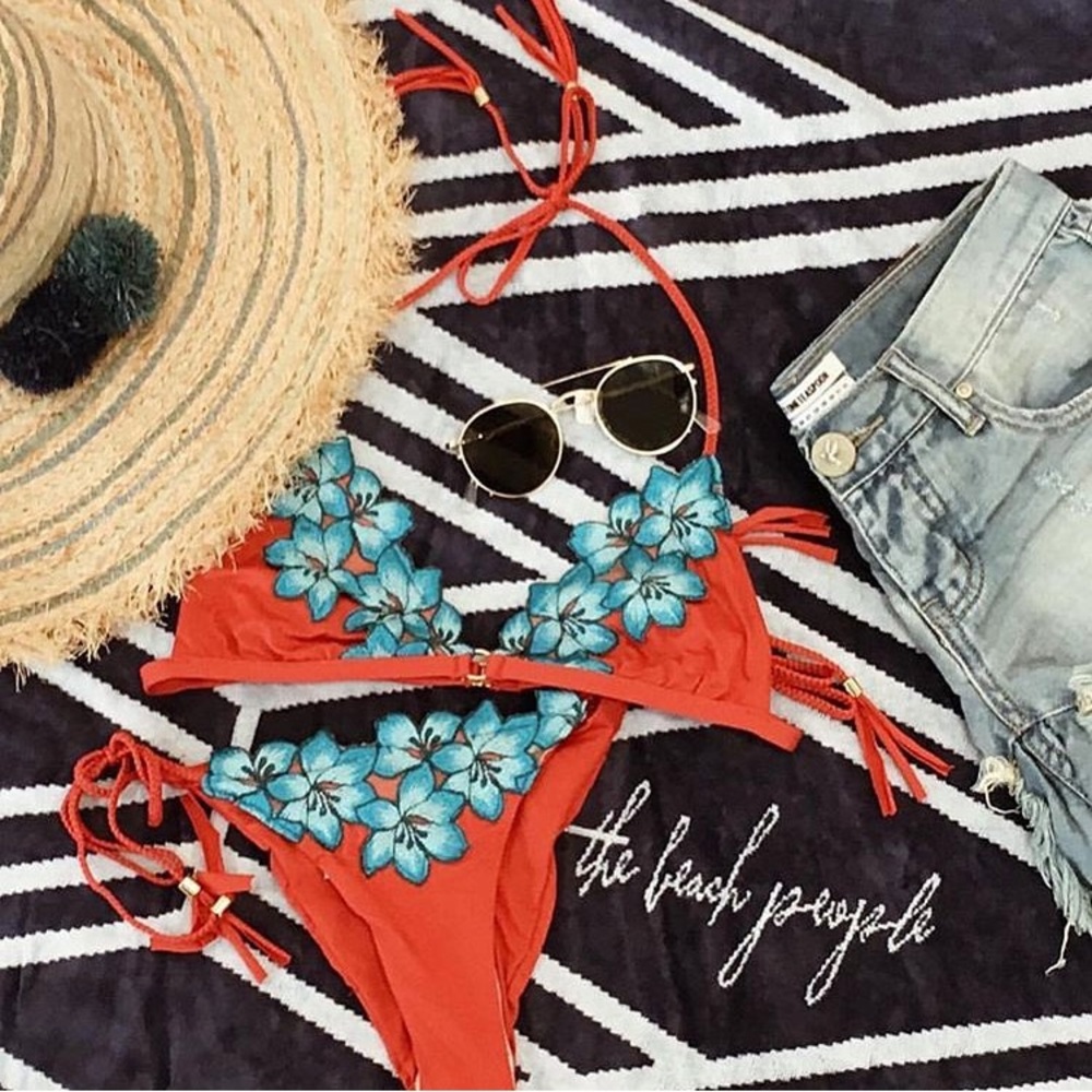 Boho Tie Side Bottom in Hibiscus w/ Blue Floral - Picture 4 of 4