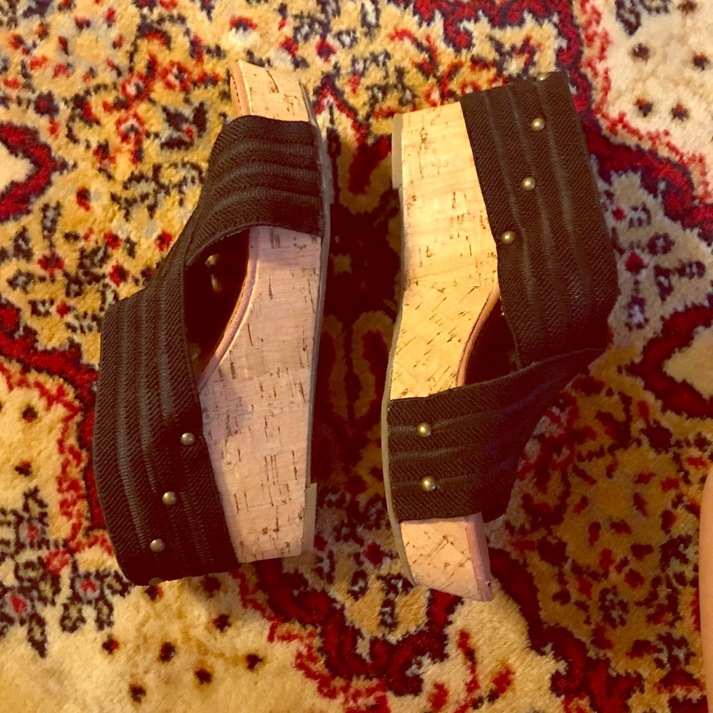 Slip on crown vintage wedges