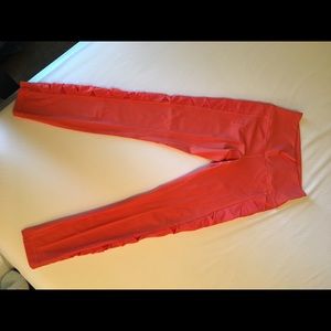 Lululemon crop pants size 6
