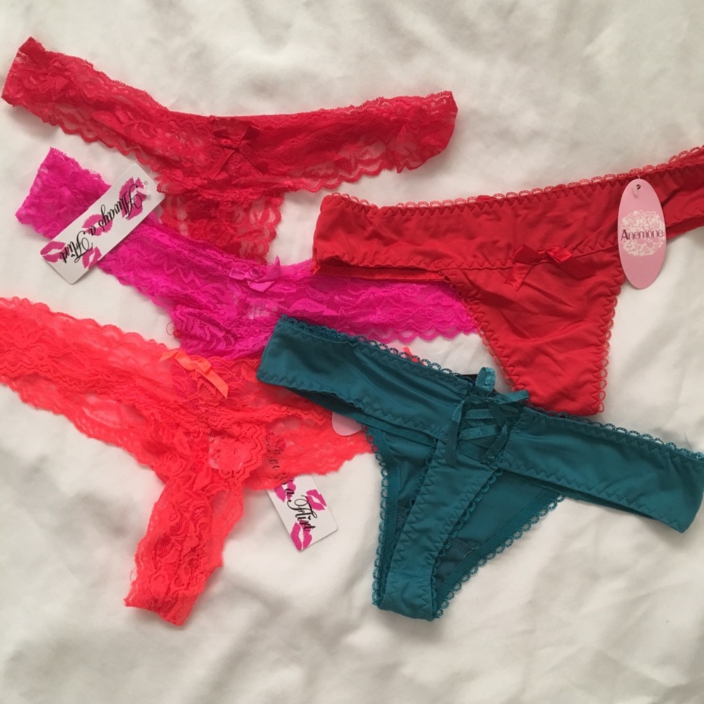 ✨NWT✨ Lace thong bundle 💕