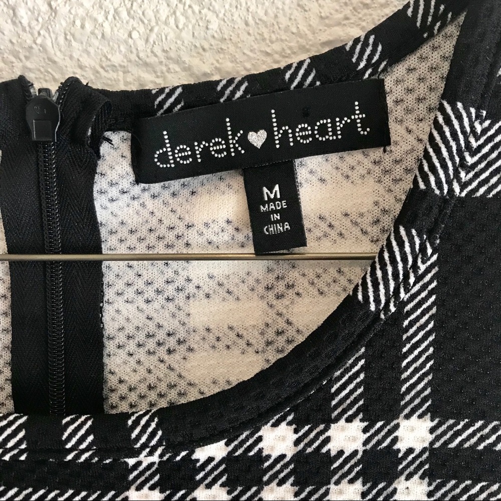 Plaid Sleeveless Romper - Picture 3 of 3
