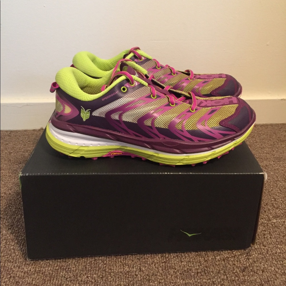 Size 7 Women's Hoka Speedgoat Sneakers