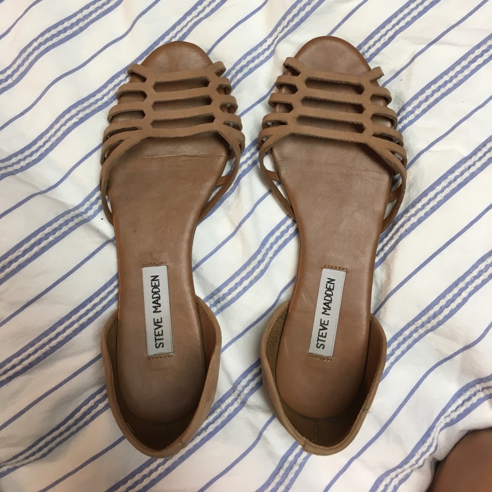 Steve Madden flat nuede sandals