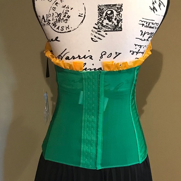 Robin Corset - Halloween Almost Here - Picture 3 of 5
