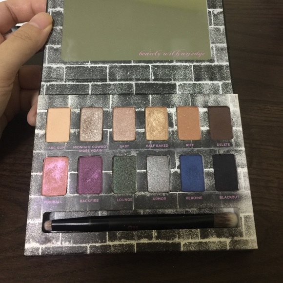 Urban Decay Nocturnal Shadow Box - Picture 1 of 2