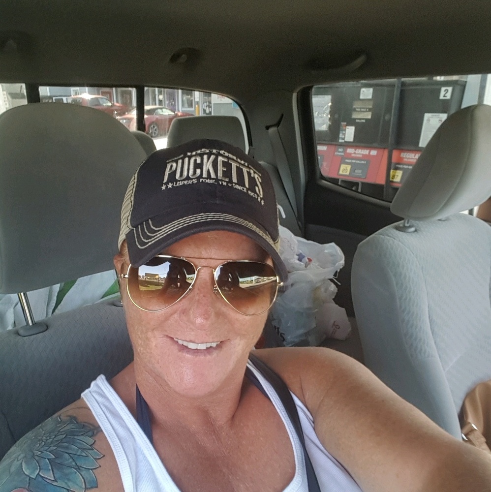 Meet your Posher, Lori