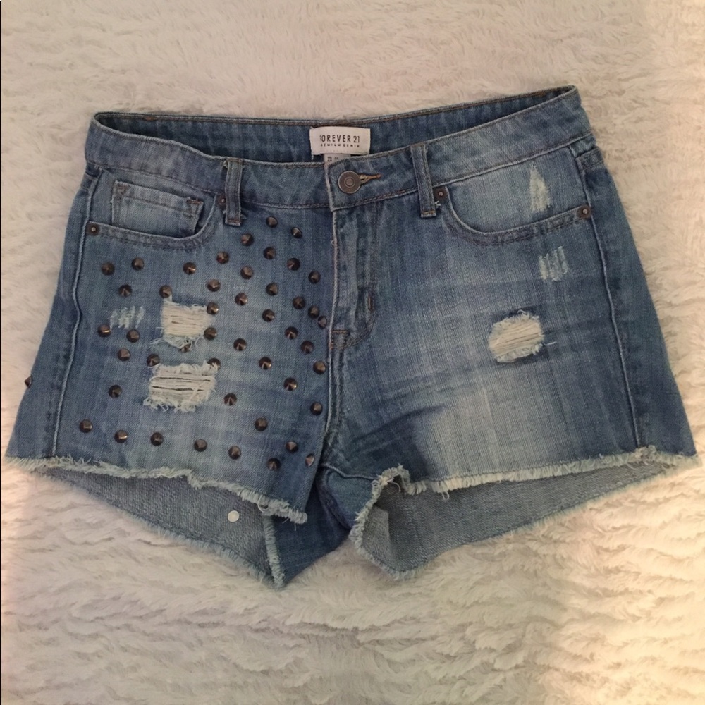 STUDDED BLUE JEAN HIGH WAISTED SHORTS