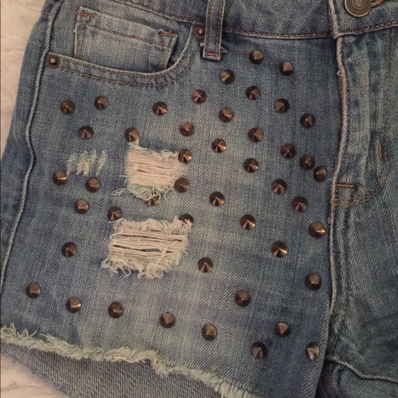 STUDDED BLUE JEAN HIGH WAISTED SHORTS - Picture 2 of 3