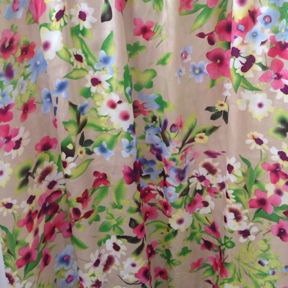 Colorful Maxidress - Picture 2 of 3